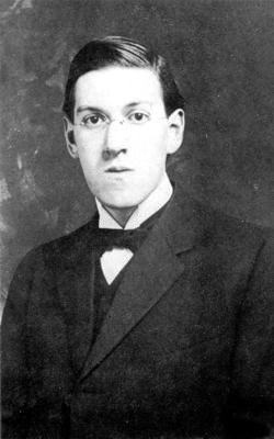 howard_phillips_lovecraft_in_1915_2