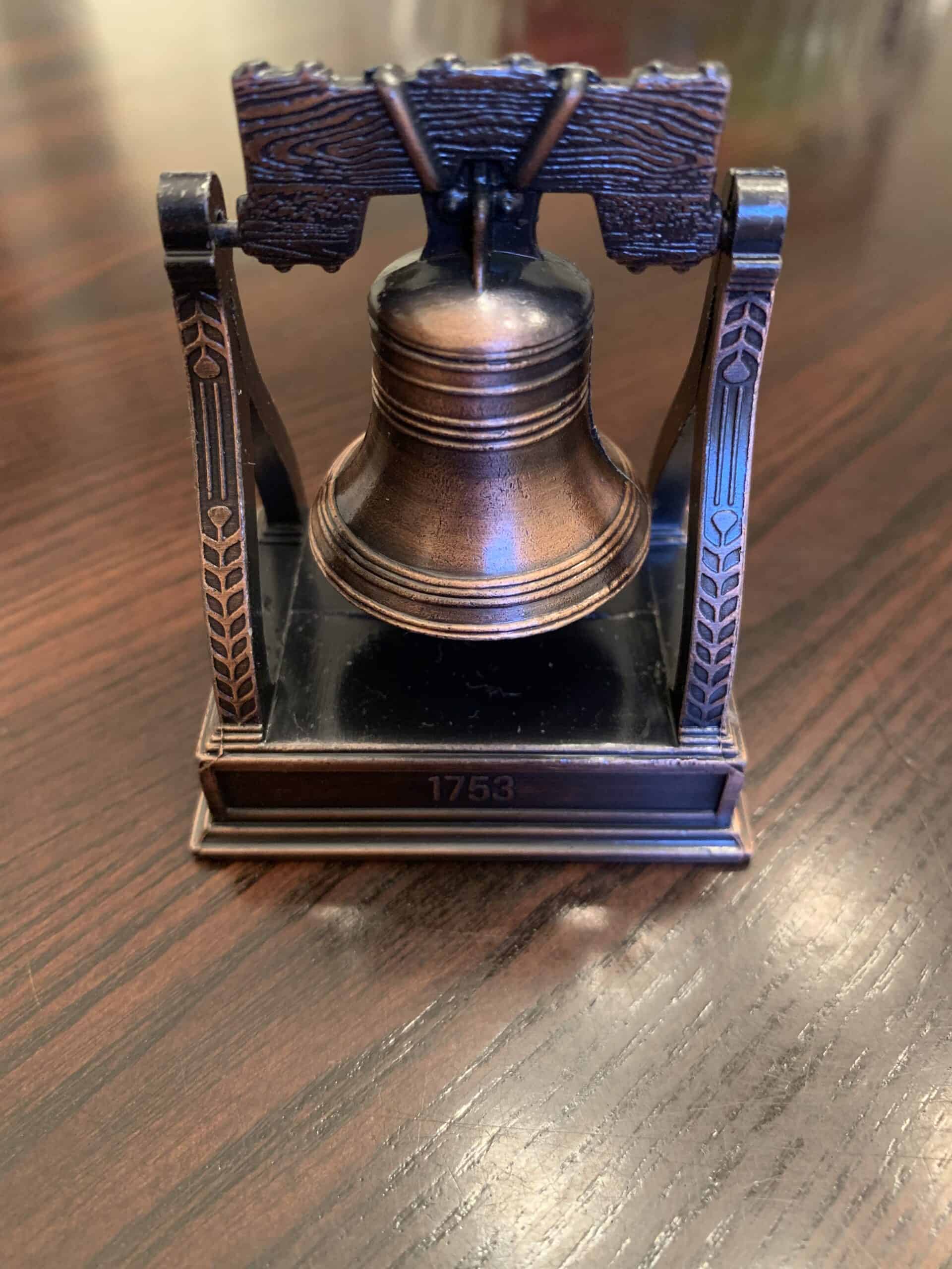 Miniature die-cast Liberty Bell pencil sharpener - Image 3