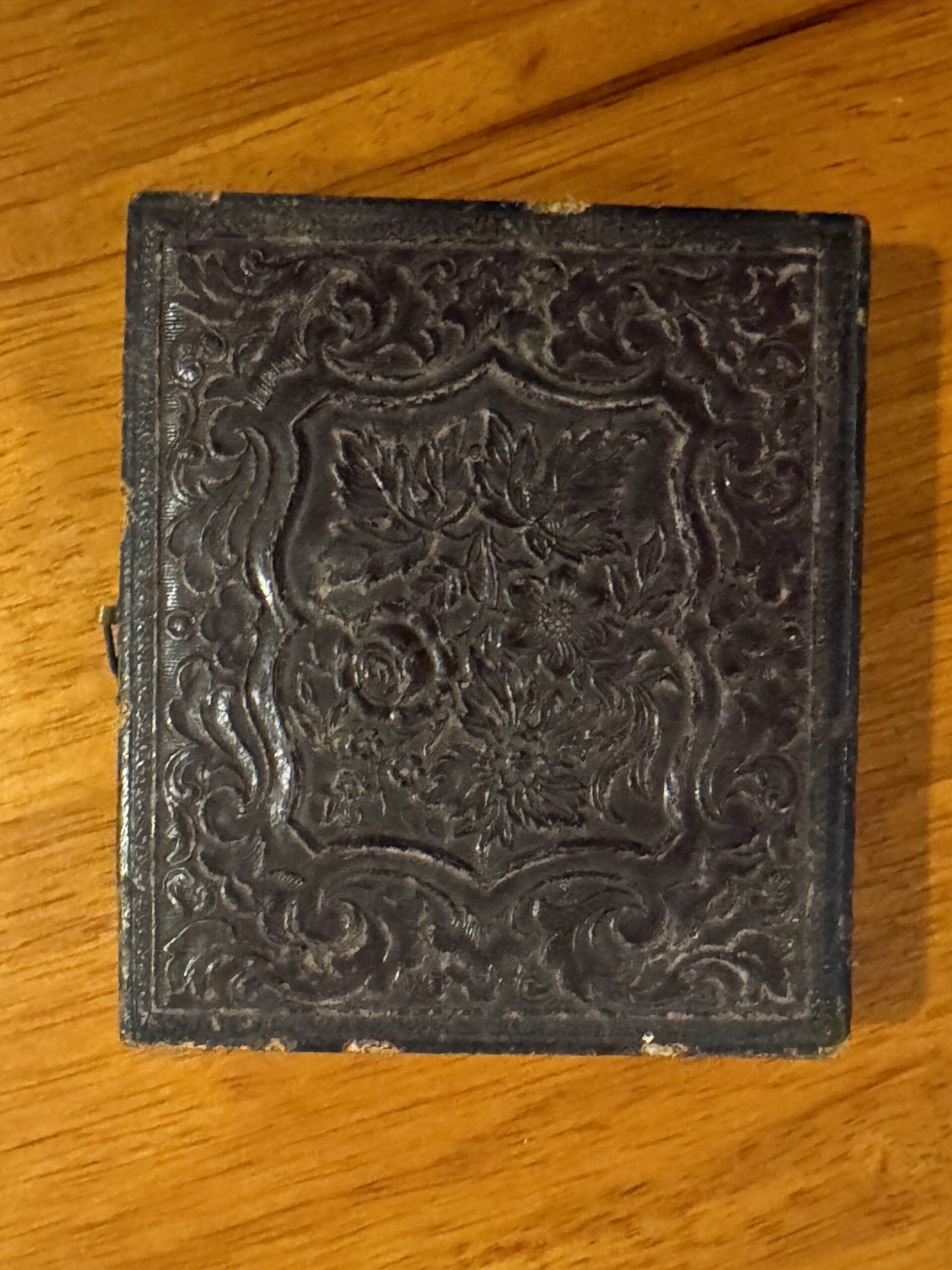 Vintage Lady with modest attire - Image 3