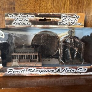 Lincoln Memorial, Statue and Oversized Penny Pencil Sharpener Set