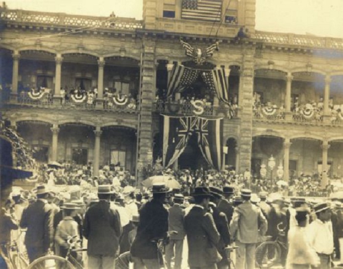 The Flag Over Honolulu (June 14, 1900)