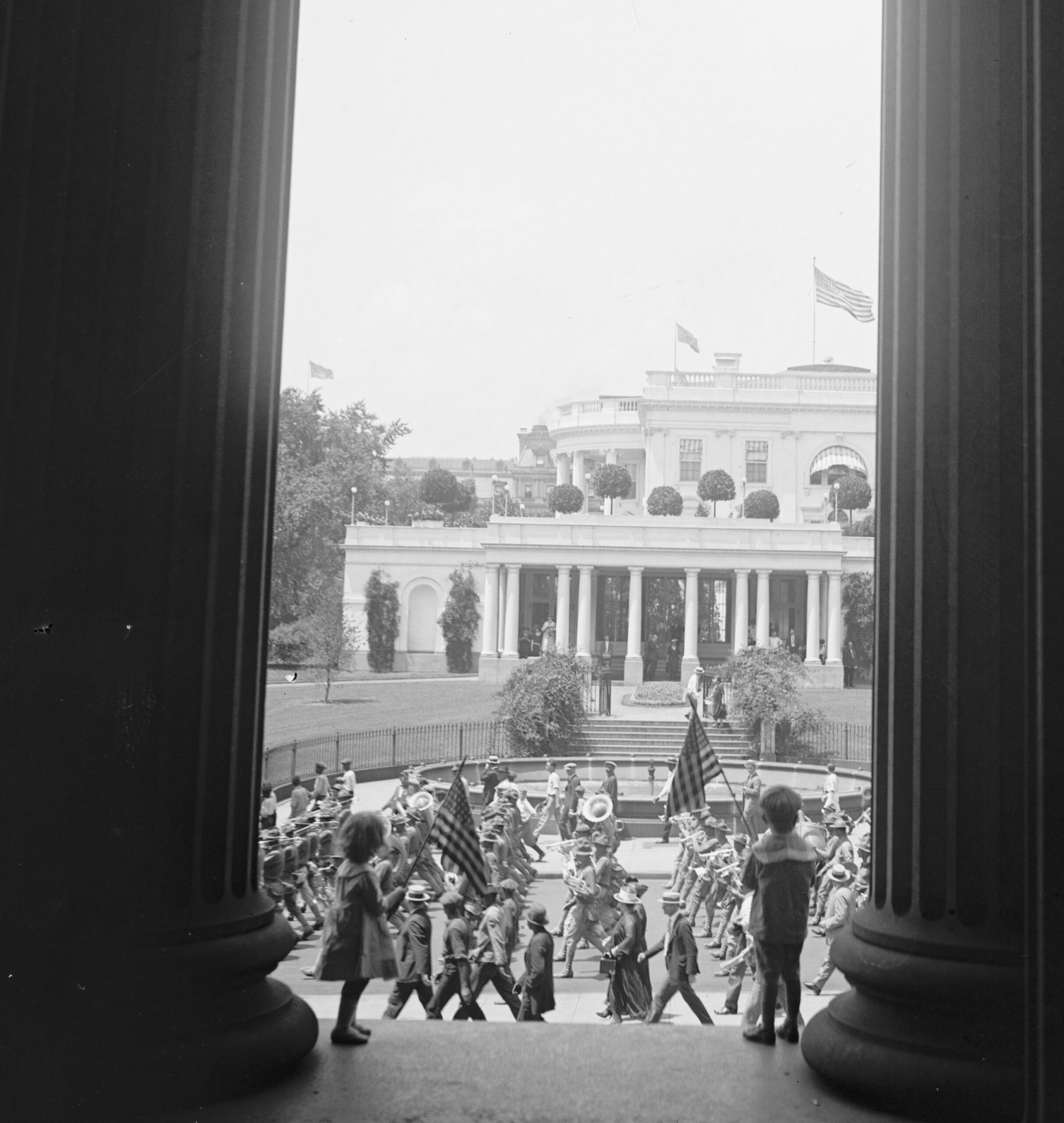 A Silent Promise in the Shadow of the White House