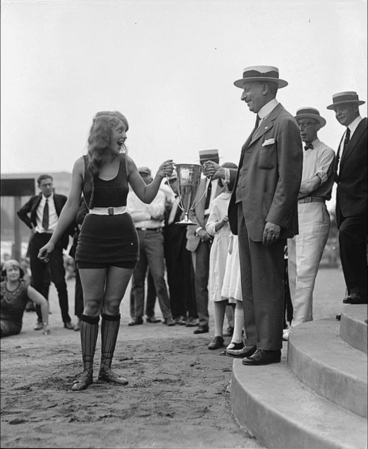 Eva Fridell: A Snapshot of America’s Early Bathing Beauty Era