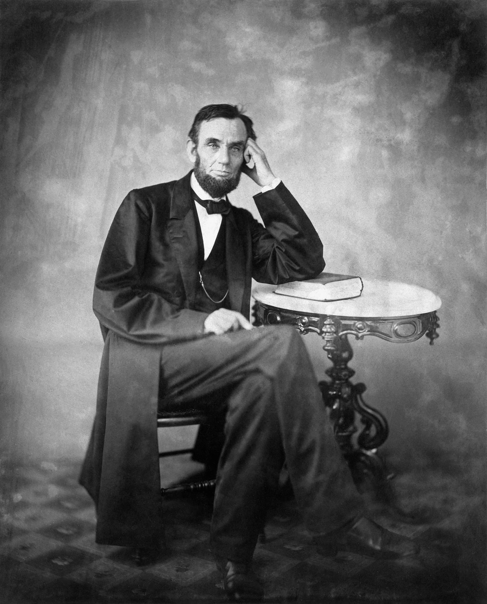 Abraham Lincoln: The Weight of Gettysburg Captured in Silver and Glass