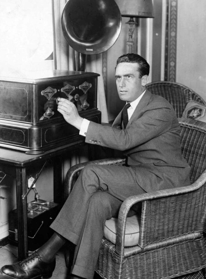 Harold Lloyd at Sea: Tuning the Airwaves in Valentino’s Cabin