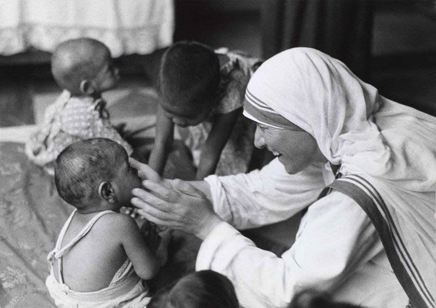 1910 — Mother Teresa: The Global Journey of an Honorary Citizen