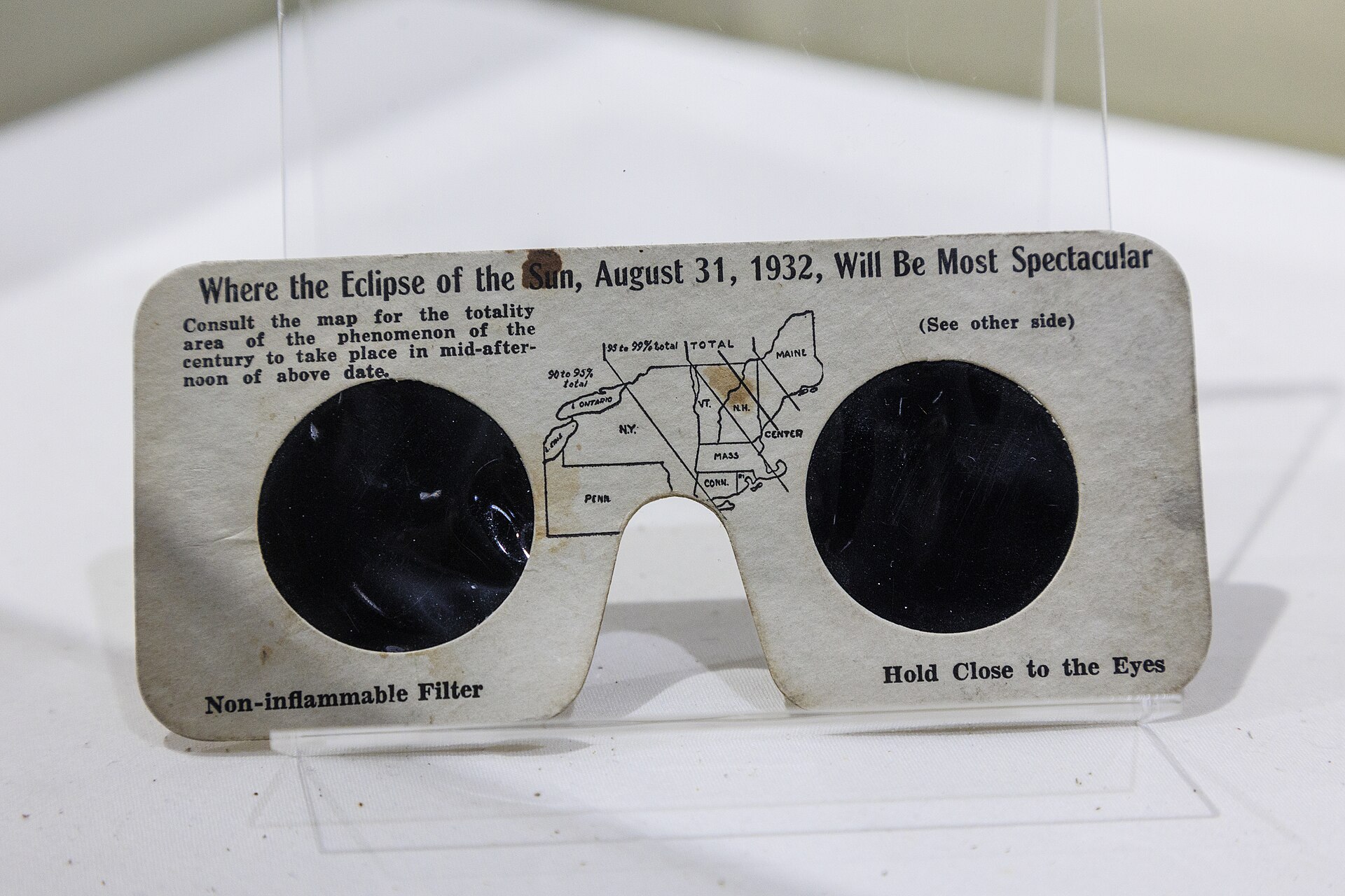 1932 — Watching the Total Solar Eclipse