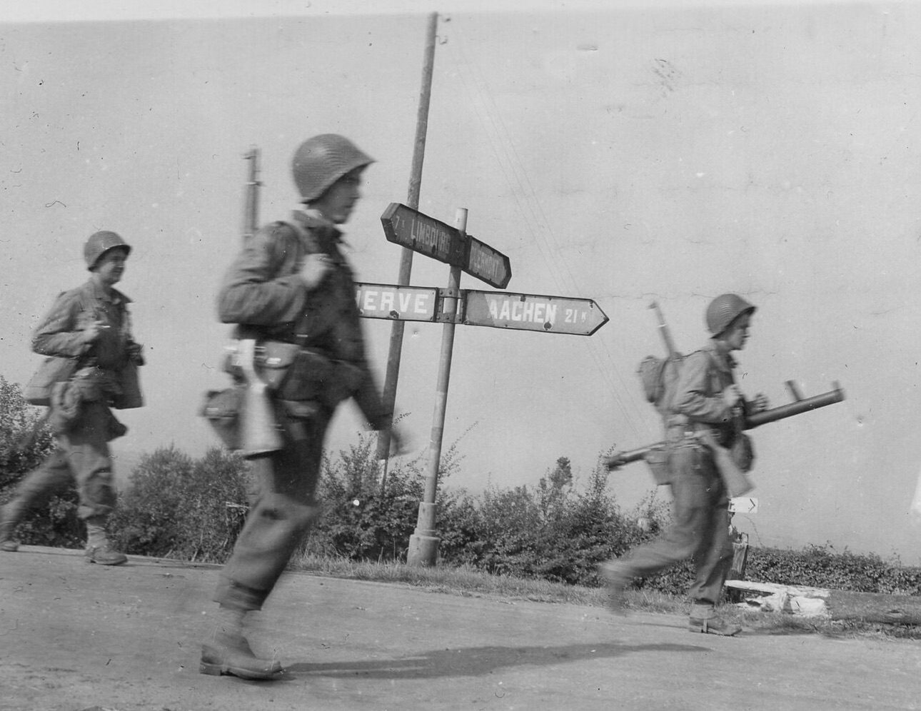 The Advance Toward the Siegfried Line