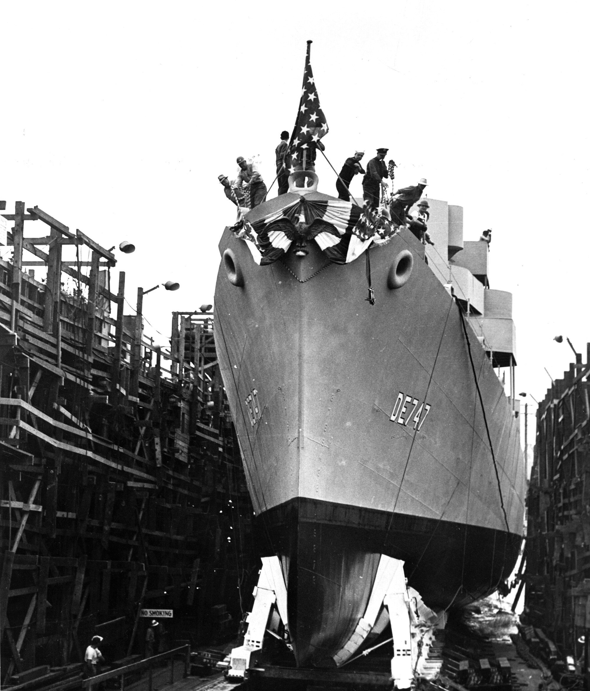 Launch of USS Bright (1943)