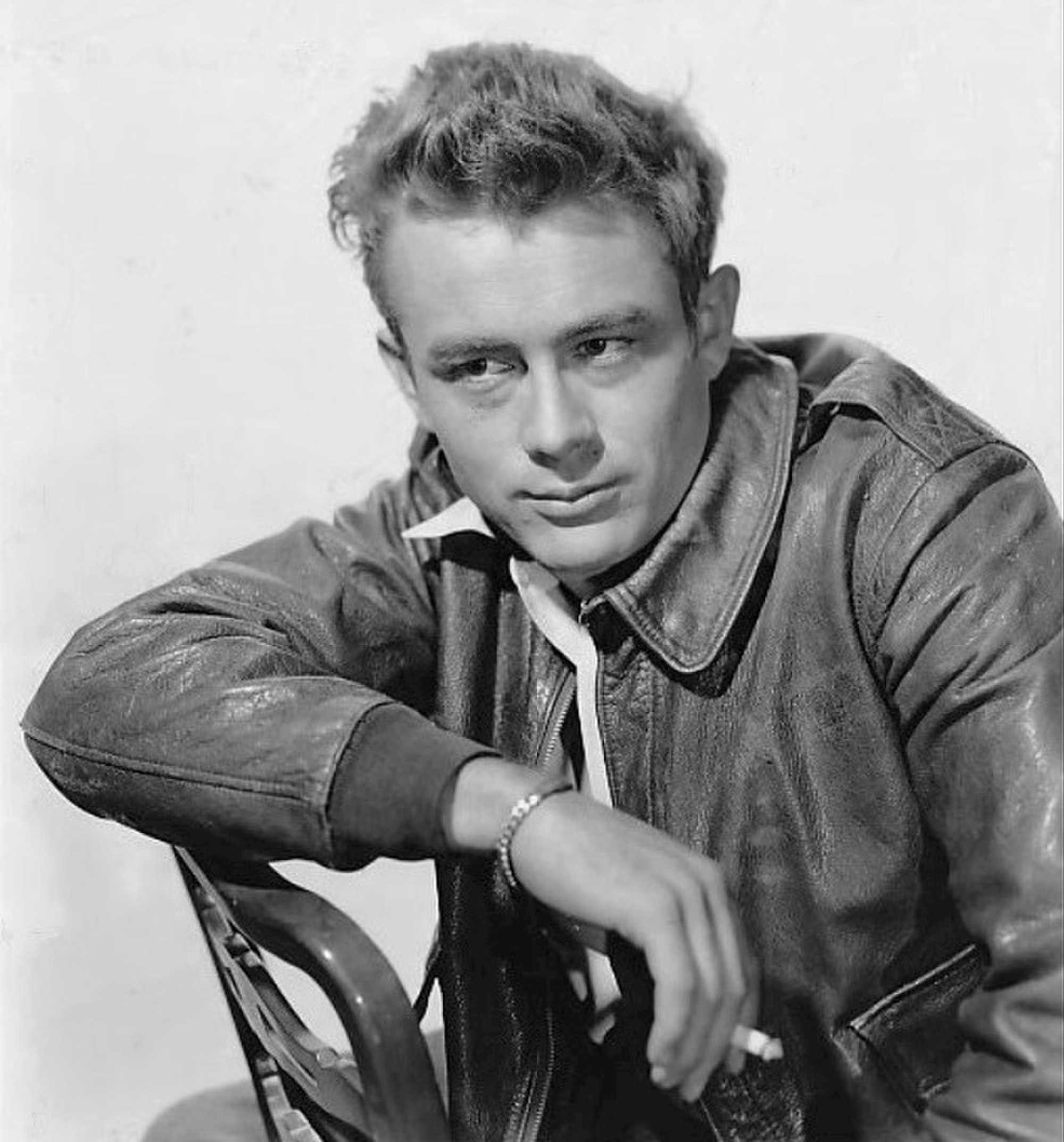 A Fast Life and a Tragic End: The Death of James Dean