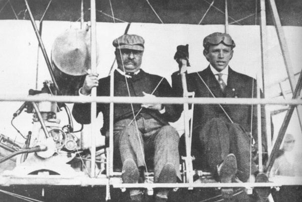 Theodore Roosevelt Takes Flight — Arch Hoxsey and the Wright Biplane