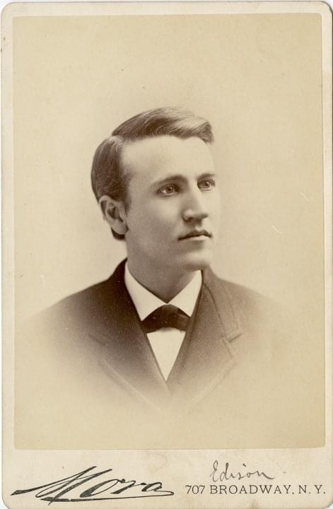 Thomas Edison — The Incandescent Breakthrough at Menlo Park